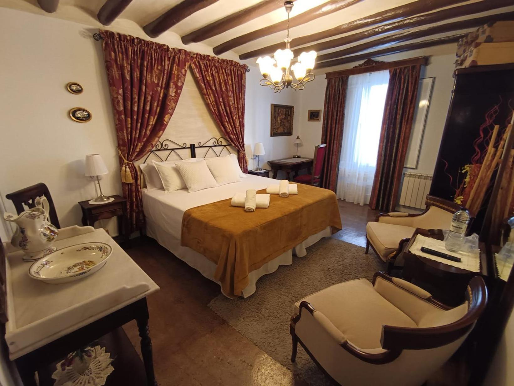 Casa Rural La Casona Urrea de Gaen Eksteriør billede