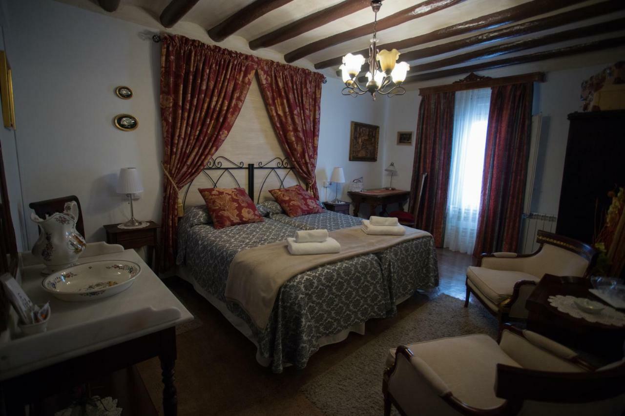 Casa Rural La Casona Urrea de Gaen Eksteriør billede