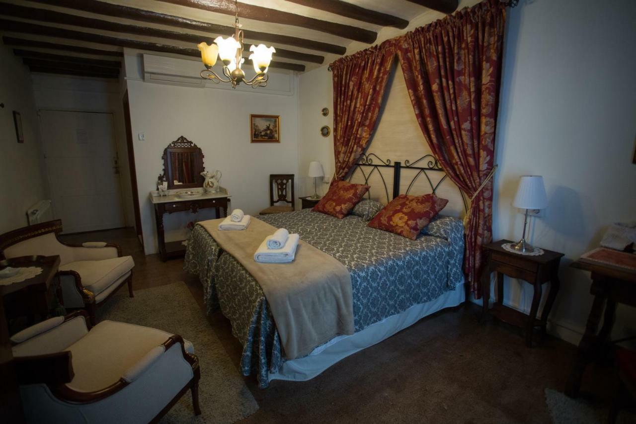Casa Rural La Casona Urrea de Gaen Eksteriør billede