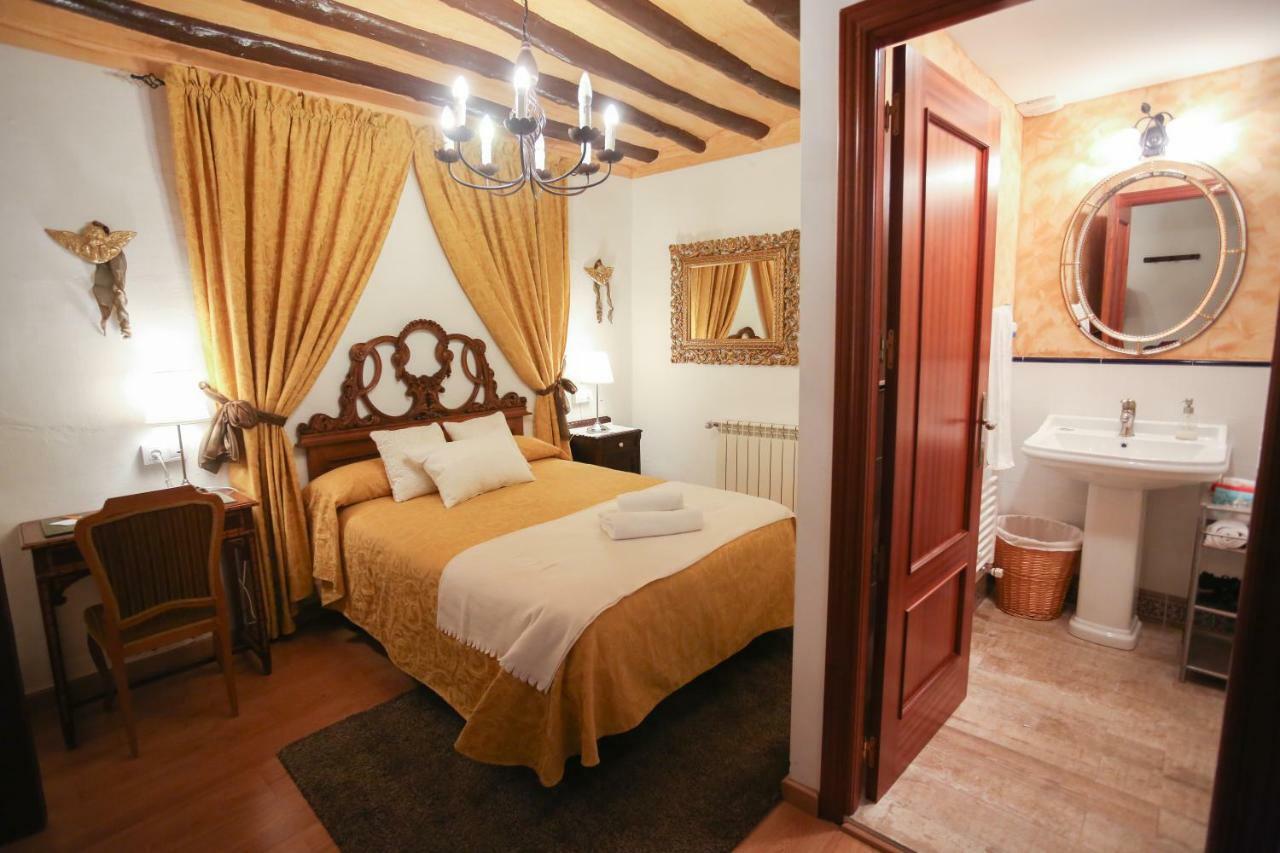 Casa Rural La Casona Urrea de Gaen Eksteriør billede